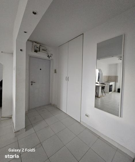 Apartament cu 3 camere decomandat în Rogerius