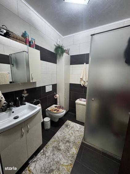 Casă cu 4 camere cu Teren 600 Mp în Central
