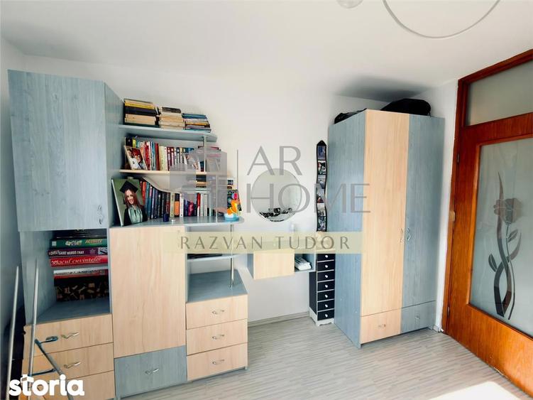 Apartament cu 3 camere decomandat, mobilat în Democrației