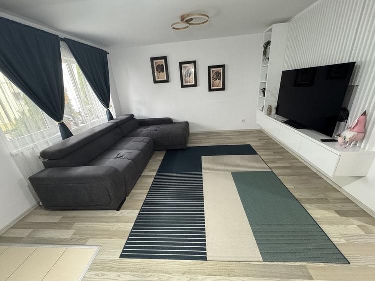 Casă cu 4 camere cu Teren 90 Mp în Șura Mare