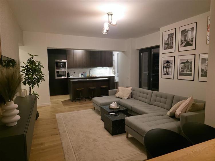 Apartament cu 4 camere decomandat, mobilat în Pipera
