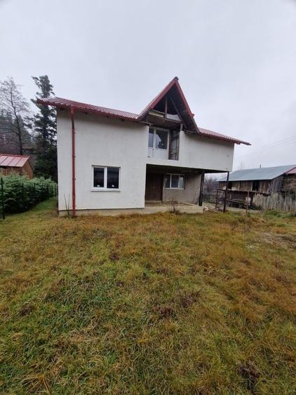 Casă cu 4 camere în Soveja