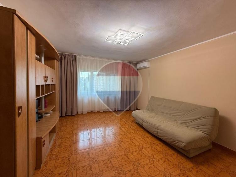 Apartament cu 3 camere decomandat, mobilat în Nerva Traian