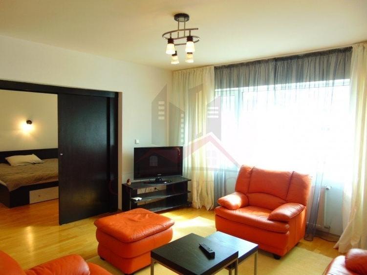Apartament cu 2 camere semidecomandat, mobilat în Decebal