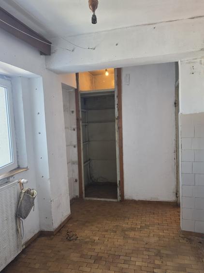 Apartament cu 2 camere decomandat în Moșilor