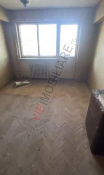 Apartament cu 3 camere decomandat în Mazepa 2