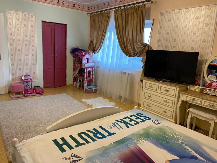 Casă individuală cu 5 camere cu Canalizare în Km 5