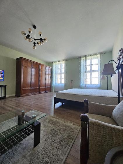 Apartament cu 2 camere decomandat în Exterior Vest