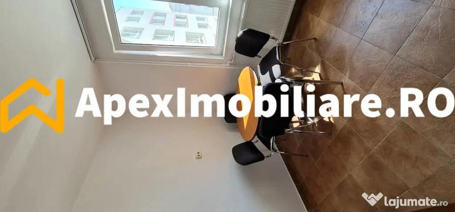 Apartament cu 3 camere semidecomandat în Gara de Nord