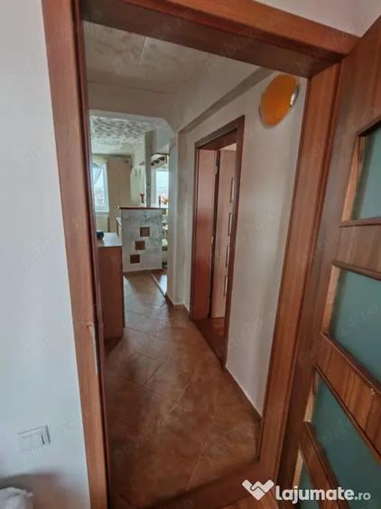 Apartament cu 3 camere decomandat în Tomis Mall