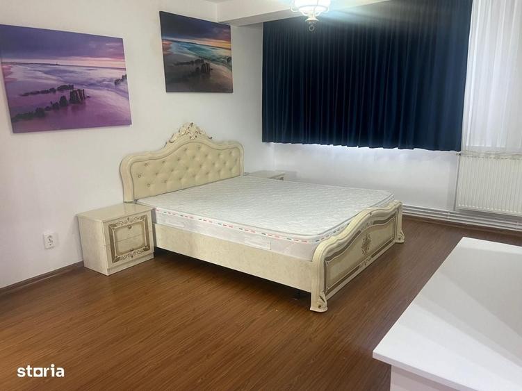 Apartament cu 3 camere decomandat în Micro 3