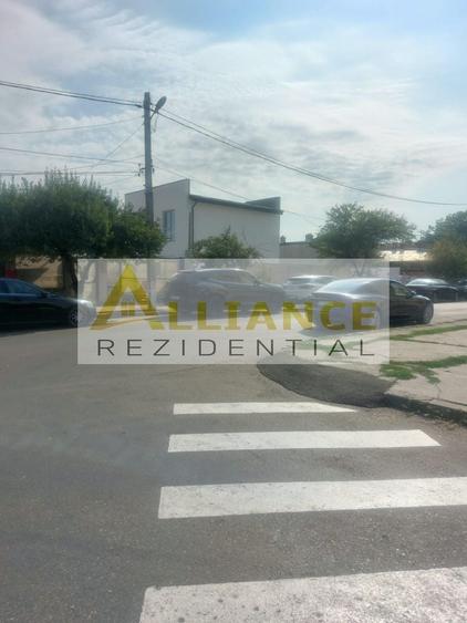 Casă individuală cu 5 camere cu Canalizare în Central
