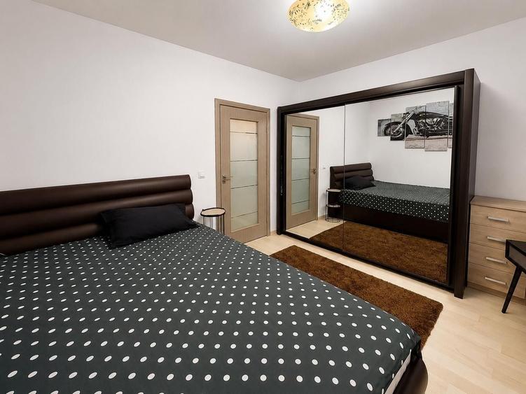 Apartament cu 3 camere decomandat, mobilat în Bucium