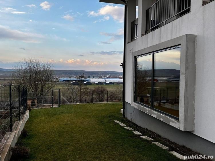 Casă cu 5 camere în Dezmir
