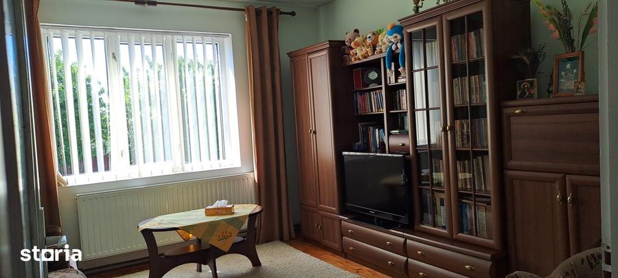 Casă cu 4 camere cu Teren 842 Mp în Central
