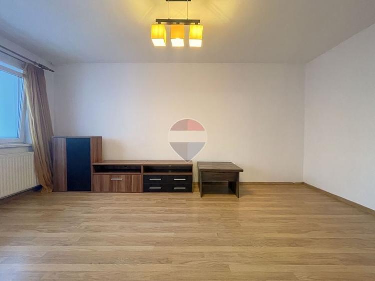 Apartament cu 2 camere decomandat în Astra