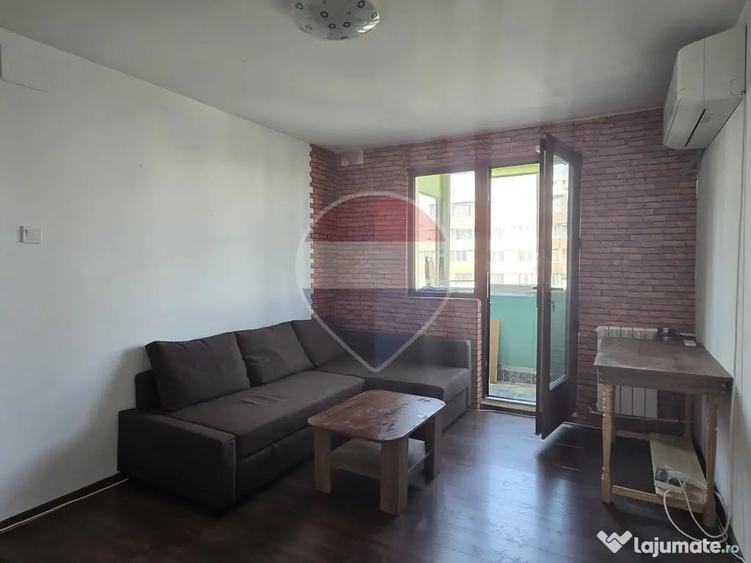 Apartament cu 2 camere semidecomandat în Progresul