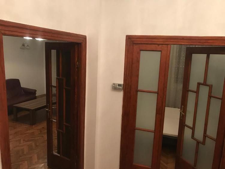 Apartament cu 4 camere circular în P-ța Unirii
