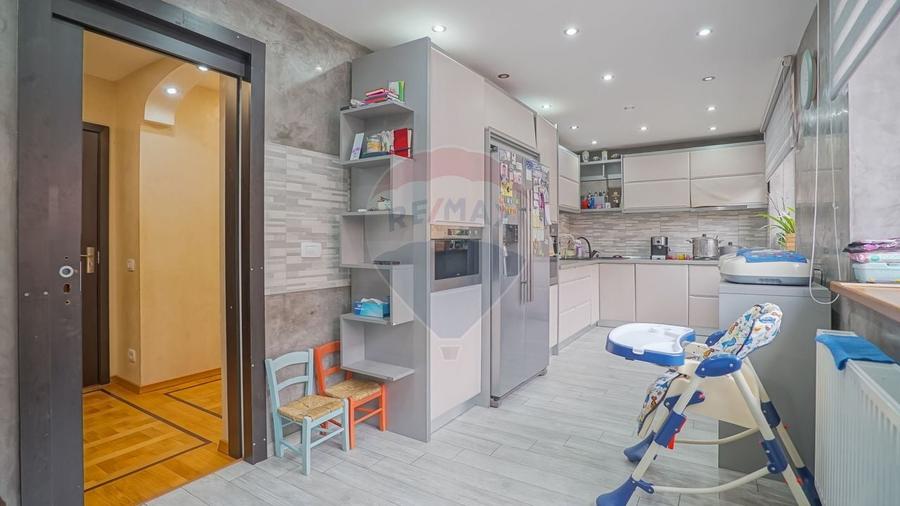 Casă individuală cu 5 camere cu Teren 512 Mp în Sânpetru