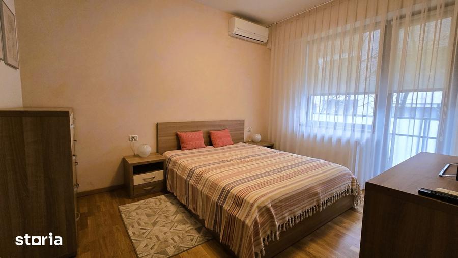 Apartament cu 3 camere decomandat în Băneasa