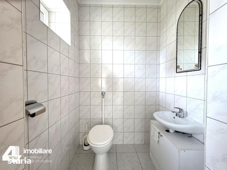 Casă cu 4 camere cu Teren 1737 Mp în Livada