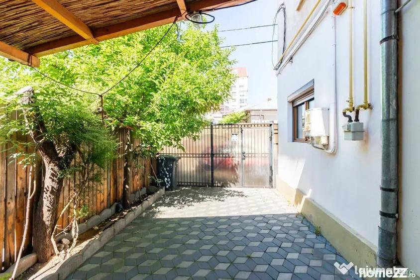 Apartament cu 4 camere semidecomandat în Turda