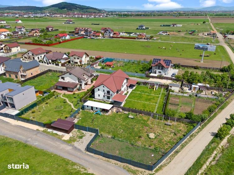 Casă cu 4 camere cu Teren 1644 Mp în Sânpetru