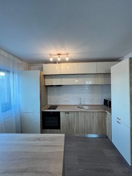 Apartament cu 3 camere semidecomandat, mobilat în Cotroceni
