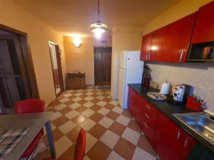 Apartament cu 2 camere decomandat în Pandurilor