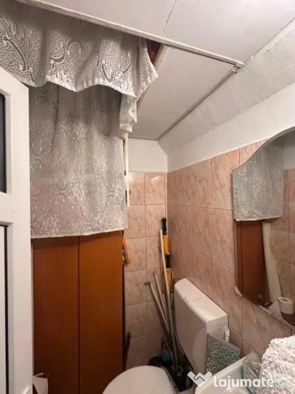 Apartament cu 4 camere decomandat, mobilat în Poarta 6