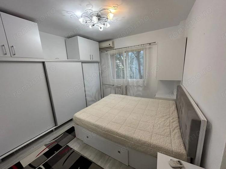 Apartament cu 4 camere decomandat în Malu Roșu