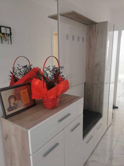Apartament cu 2 camere decomandat în Exterior Vest