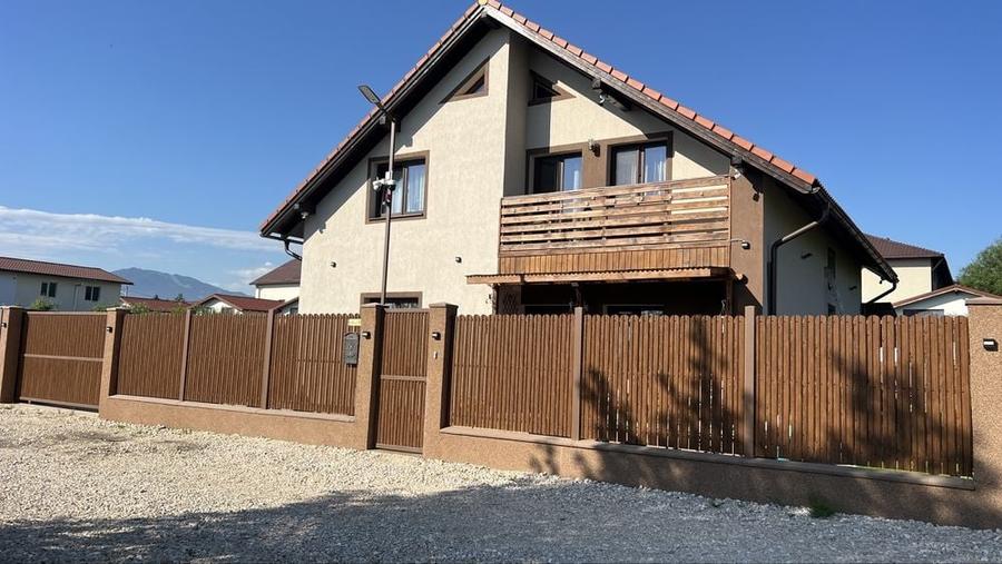 Casă cu 4 camere în Stupini