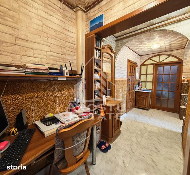 Apartament cu 2 camere decomandat în Mircea cel Bătrân