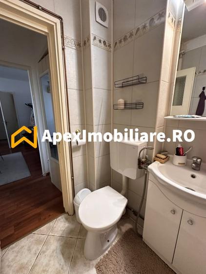 Apartament cu 2 camere semidecomandat în P-ța Rosetti