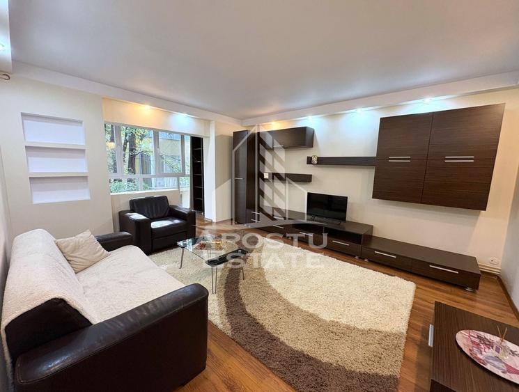 Apartament cu 4 camere decomandat, mobilat în Torontalului