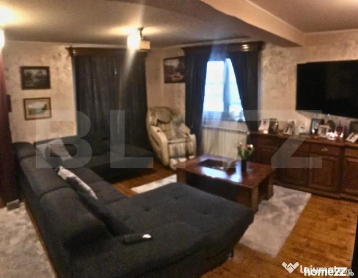 Casă cu 8 camere cu Teren 774 Mp în Central