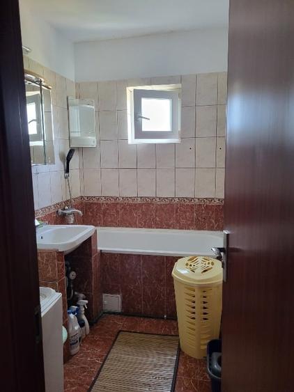 Apartament cu 2 camere semidecomandat, mobilat în Spitalul Județean