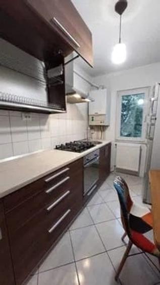Apartament cu 2 camere decomandat, mobilat în Podu Roș