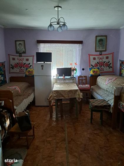 Casă cu 3 camere cu Teren 2700 Mp în Cenaloș