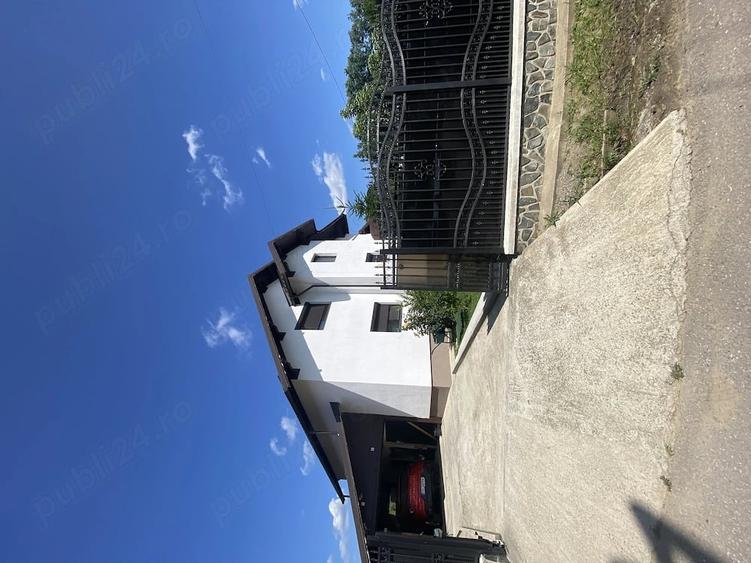 Casă cu Teren 958 Mp în Brebu