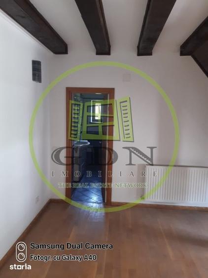 Apartament cu 3 camere, mobilat în Clăbucet