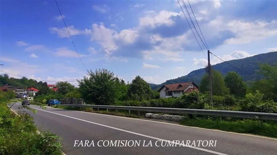 Teren Construcții intravilan de 1940 mp, în Vlădești