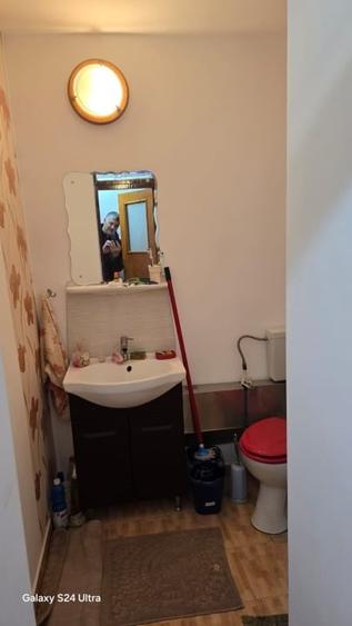 Apartament cu 3 camere semidecomandat în Drumul Taberei