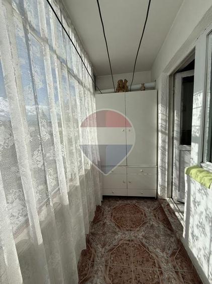 Apartament cu 4 camere, mobilat în Central