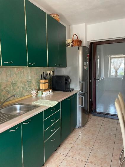 Apartament cu 4 camere decomandat, mobilat în Ștefan cel Mare