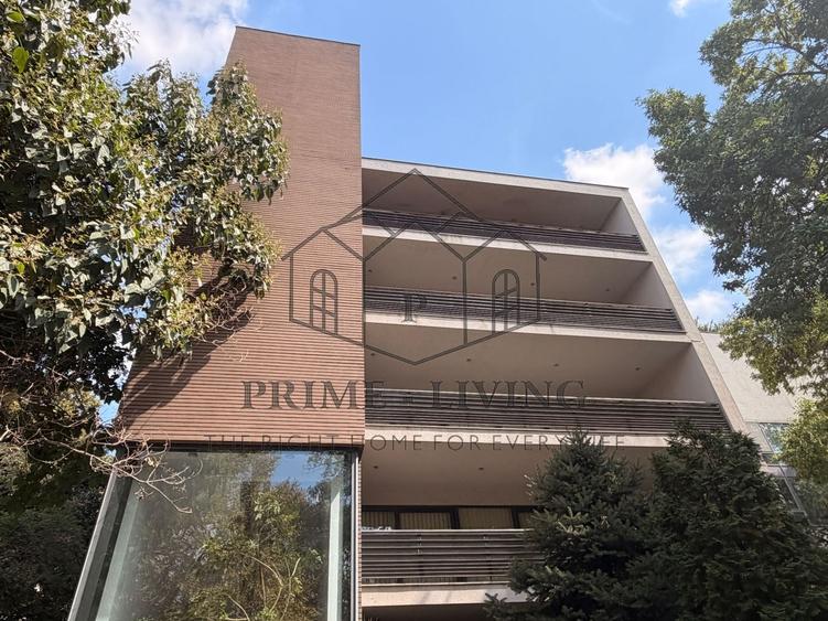 Apartament cu 3 camere, mobilat în Primăverii