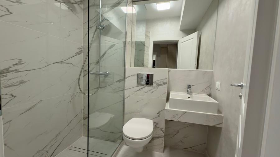 Apartament cu 4 camere în Valea Adâncă