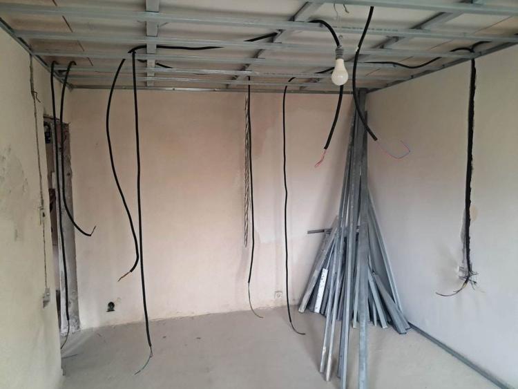 Apartament cu 3 camere decomandat în 9 Mai