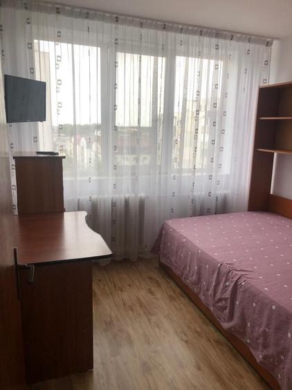 Apartament cu 4 camere semidecomandat în Militari